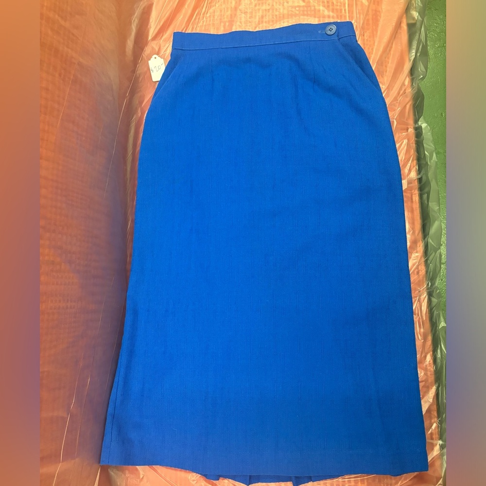 Vintage Pencil Skirt with pockets by That’s Me! So 9/10. Blue.Great vintage cond